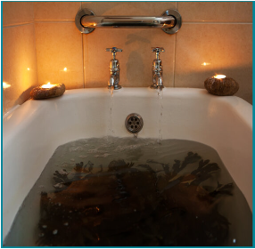 The seaweed is soaked in warm seawater at high tide, providing minerals such as iodine, potassium, and magnesium, which are used in therapeutic baths at Sólás na Mara.