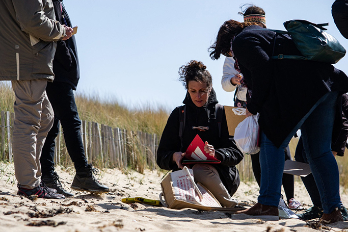 Citizen scientists from the Observatoire Citoyen du Littoral Morbihannais conducting fieldwork to monitor dune vegetation, following simplified ecological protocols that contribute to long-term coastal ecosystem datasets. Photo Université Bretagne Sud - Vannes - Laboratoire Geo-Ocean.